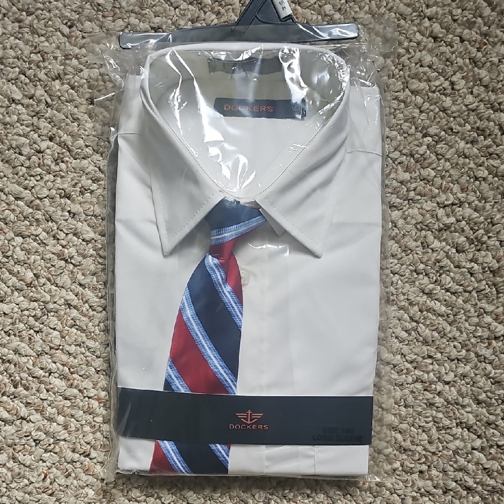 Dockers Boys Cream Shirt with Red and Blue Striped Tie size 18H